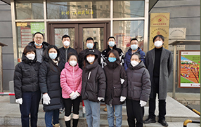 到包保社區(qū)開展學雷鋒活動